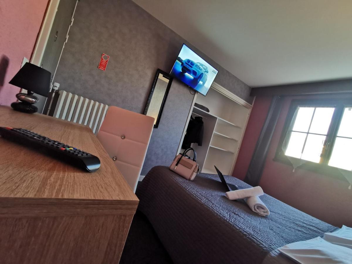 La Vieille Ferme Hotel Les Ancizes-Comps Ngoại thất bức ảnh